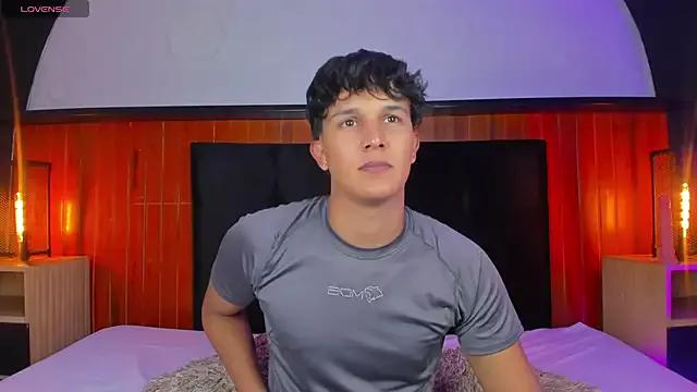Leo_Savage_ from StripChat is Freechat