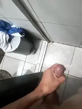 leonardo9348 from StripChat is Freechat