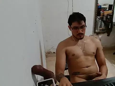 Leonino231 from StripChat is Freechat
