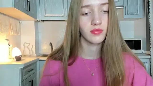 Discover our girls online shows and discover the company of countless livestreamers, with stunning shapes, sex toys and more.