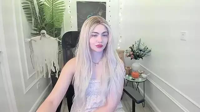 LeslieMineg from StripChat