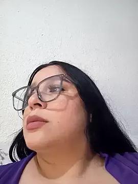 Leslydeleon23 from StripChat