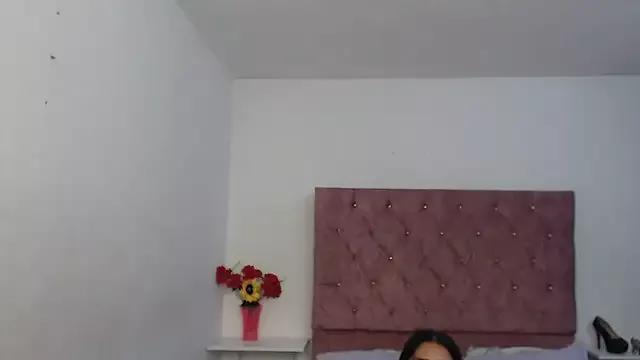 Leslylove26 from StripChat