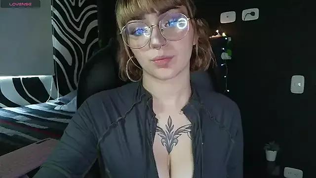 LessBoobs_gh from StripChat