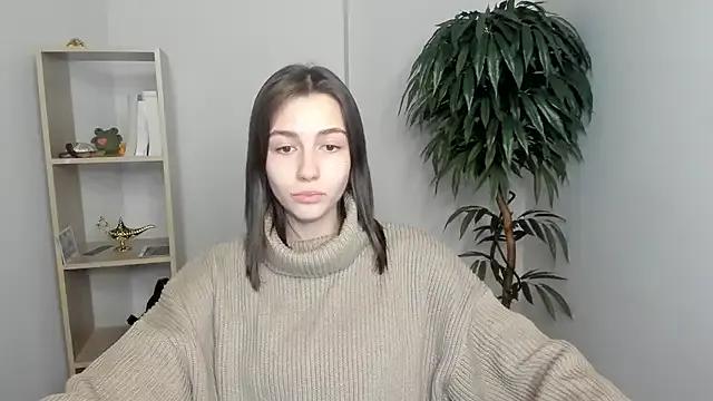 Discover our girls online shows and discover the company of countless livestreamers, with stunning shapes, sex toys and more.