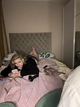 Leya__Droit webcams show profile image 