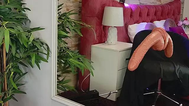 LeyaGoddess from StripChat is Freechat