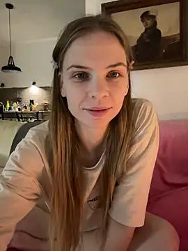 Discover our girls online shows and discover the company of countless livestreamers, with stunning shapes, sex toys and more.