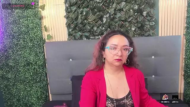 leyla_smithh from StripChat