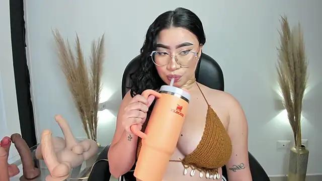 leylaclintonxx from StripChat