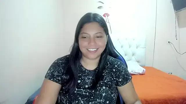 Discover our girls online shows and discover the company of countless livestreamers, with stunning shapes, sex toys and more.