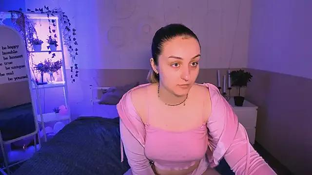 Liaa_Shine from StripChat