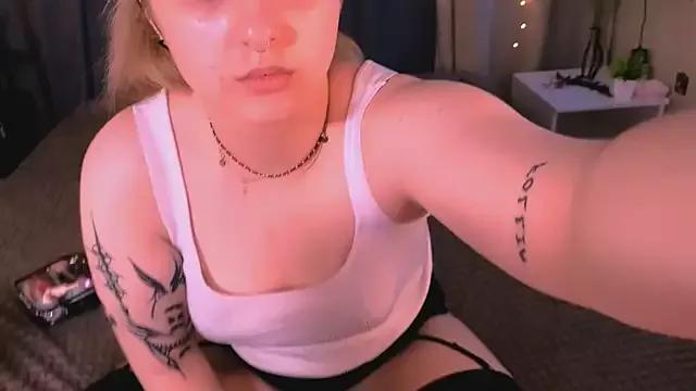 Liaa_Shine from StripChat