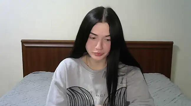 Discover our girls online shows and discover the company of countless livestreamers, with stunning shapes, sex toys and more.