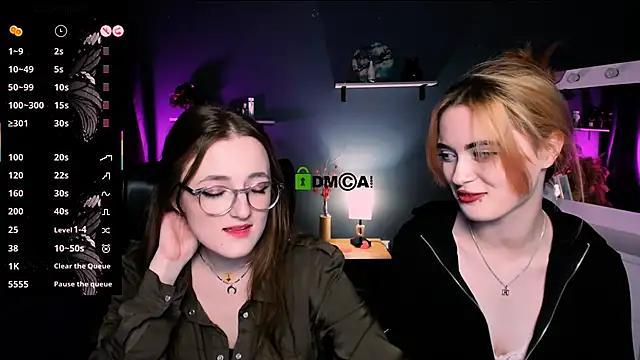 Discover our girls online shows and discover the company of countless livestreamers, with stunning shapes, sex toys and more.