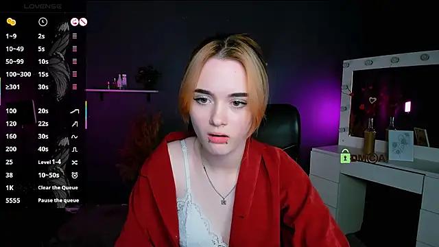 Discover our girls online shows and discover the company of countless livestreamers, with stunning shapes, sex toys and more.