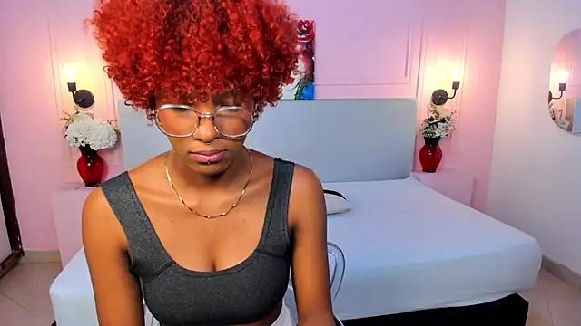 Discover our girls online shows and discover the company of countless livestreamers, with stunning shapes, sex toys and more.
