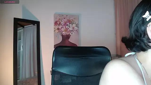 LiaWhite_x from StripChat is Freechat