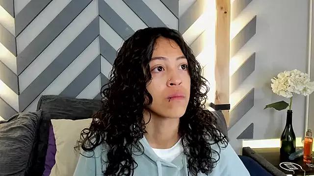 liily_grey from StripChat