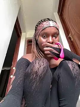 Lil-shawrie from StripChat