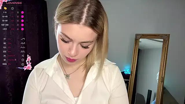 Lil_Elisa from StripChat