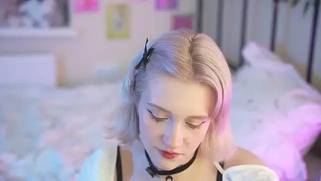 lil_tweety from StripChat