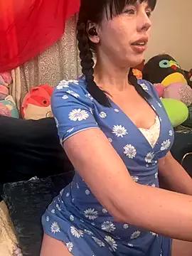 Discover our girls online shows and discover the company of countless livestreamers, with stunning shapes, sex toys and more.