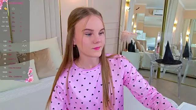 Lili_Lohan from StripChat is Freechat