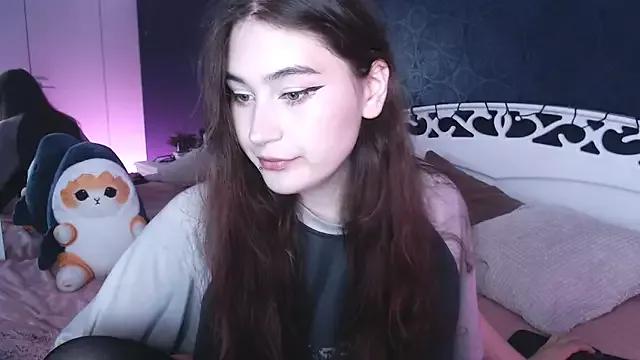 Lili_Luuu from StripChat