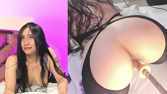lili_moonn from StripChat