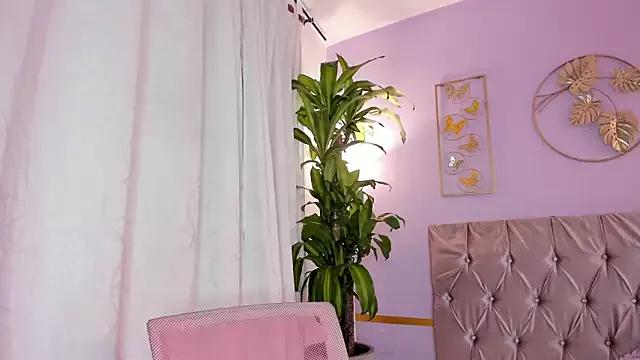 LiliethWolf from StripChat is Freechat