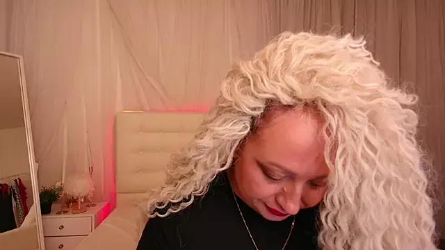 Lilit_1Love from StripChat is Freechat