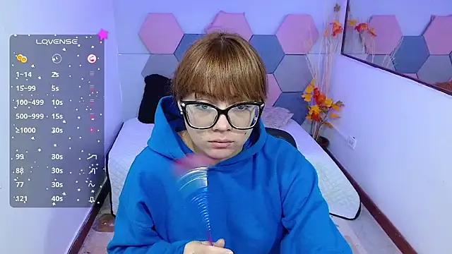 Discover our girls online shows and discover the company of countless livestreamers, with stunning shapes, sex toys and more.