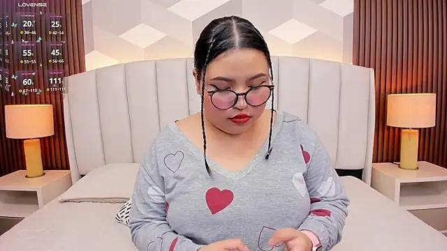 Lilith_Hillss from StripChat