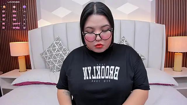 Lilith_Hillss from StripChat