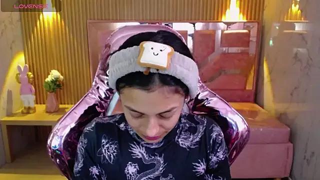 lilith_petit_sub from StripChat is Freechat