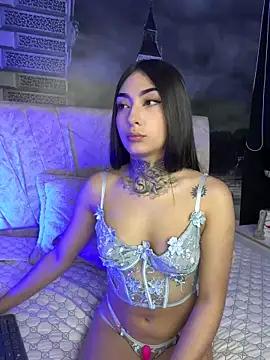 Discover our girls online shows and discover the company of countless livestreamers, with stunning shapes, sex toys and more.