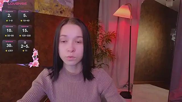 Discover our girls online shows and discover the company of countless livestreamers, with stunning shapes, sex toys and more.