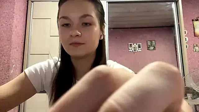 Photos of liliya13 from StripChat is Freechat