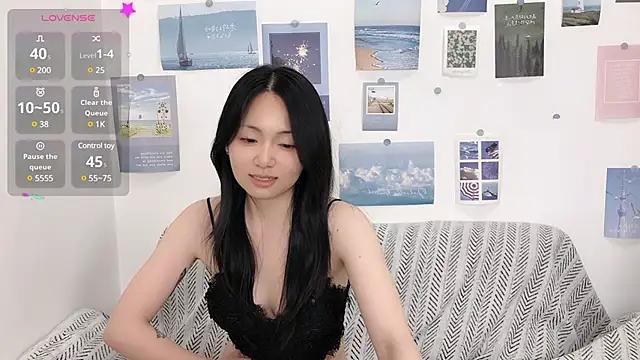 LiLiYbaby from StripChat