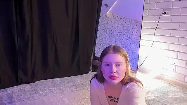 Discover our girls online shows and discover the company of countless livestreamers, with stunning shapes, sex toys and more.