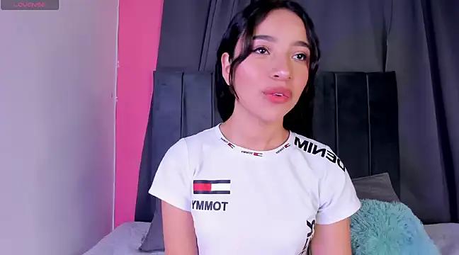 lillielover16 from StripChat