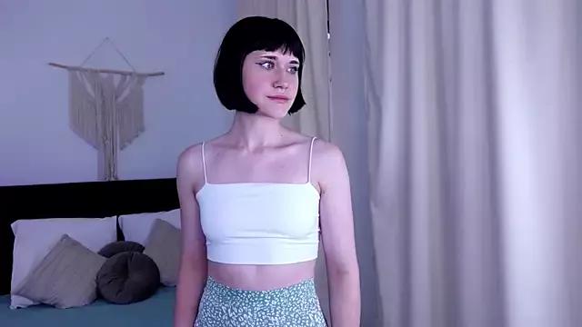 Lillu_moon from StripChat