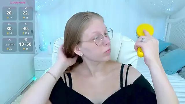 Lilly_Belly from StripChat