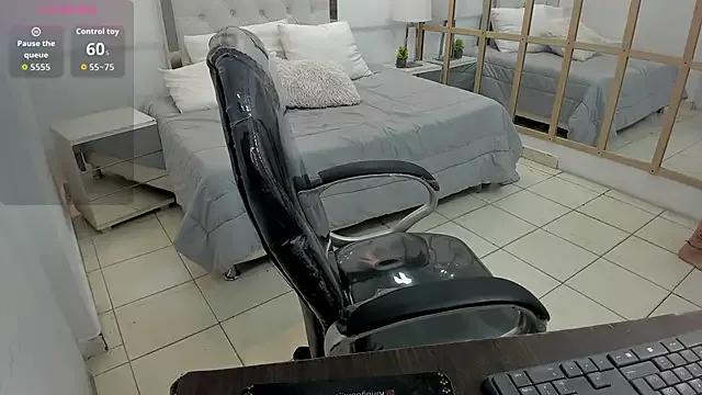 Lilly_rossy from StripChat