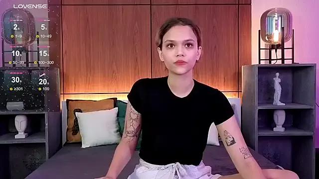 LillyLindsey from StripChat is Freechat