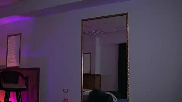 LiloMahe from StripChat is Freechat