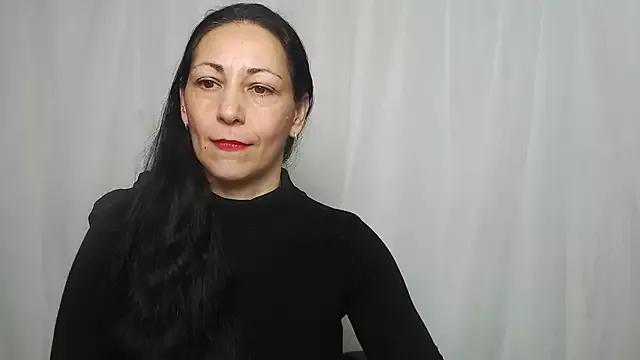 Discover our girls online shows and discover the company of countless livestreamers, with stunning shapes, sex toys and more.