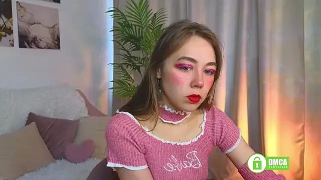 Lily_aurum from StripChat