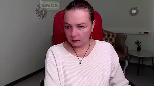 Discover our girls online shows and discover the company of countless livestreamers, with stunning shapes, sex toys and more.
